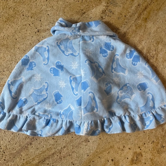 Blue and white skate shoulder shawl cover up - Picture 3 of 3